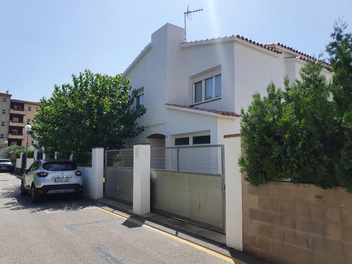 Holiday Home Villa Guapa L'Estartit Luaran gambar